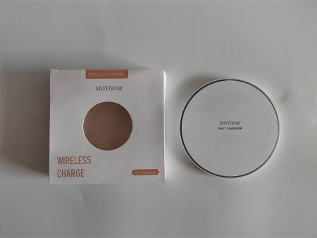 MOTGOM wireless charger, fast wireless charging, convenient and durable Discount